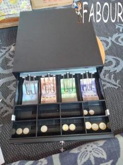 Horizontal cash drawer automatic