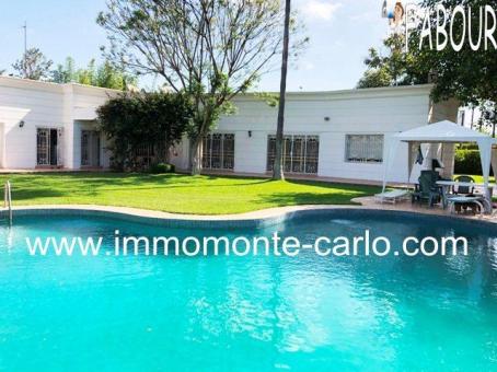Agréable villa avec piscine  à louer à Rabat